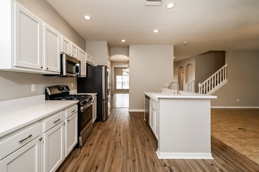 2149 Brandon Park Cir - Photo 7 of 17