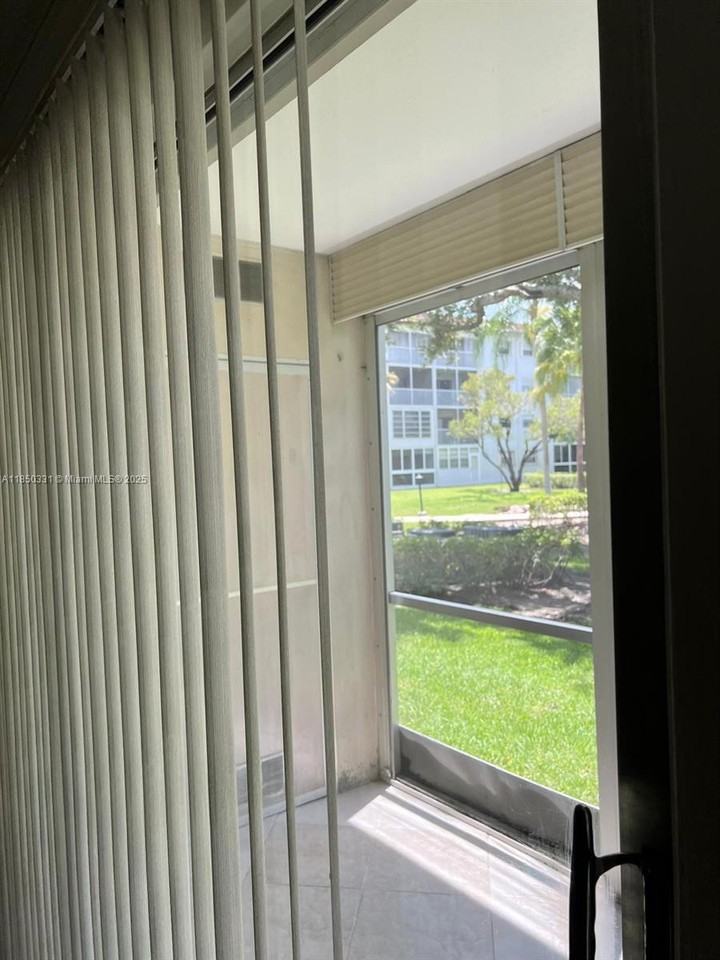 1400 Sw 124th Ter #1400109Q - Photo 6 of 50