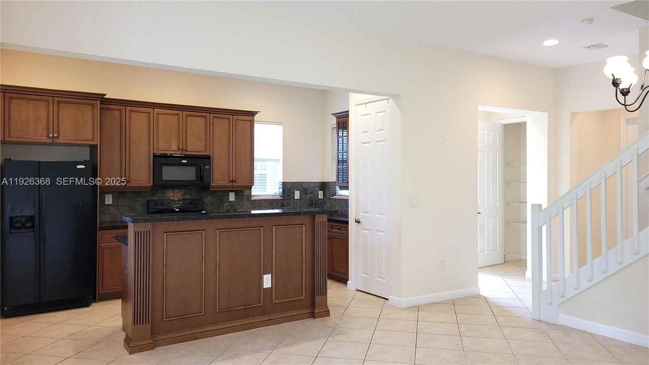 6033 Nw 118th Dr #6033-6033 - Photo 3 of 43