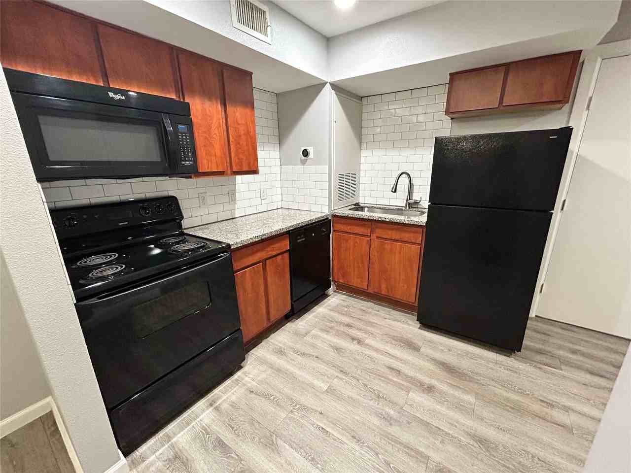 2807 Beauchamp St #2807-6 - Photo 5 of 13