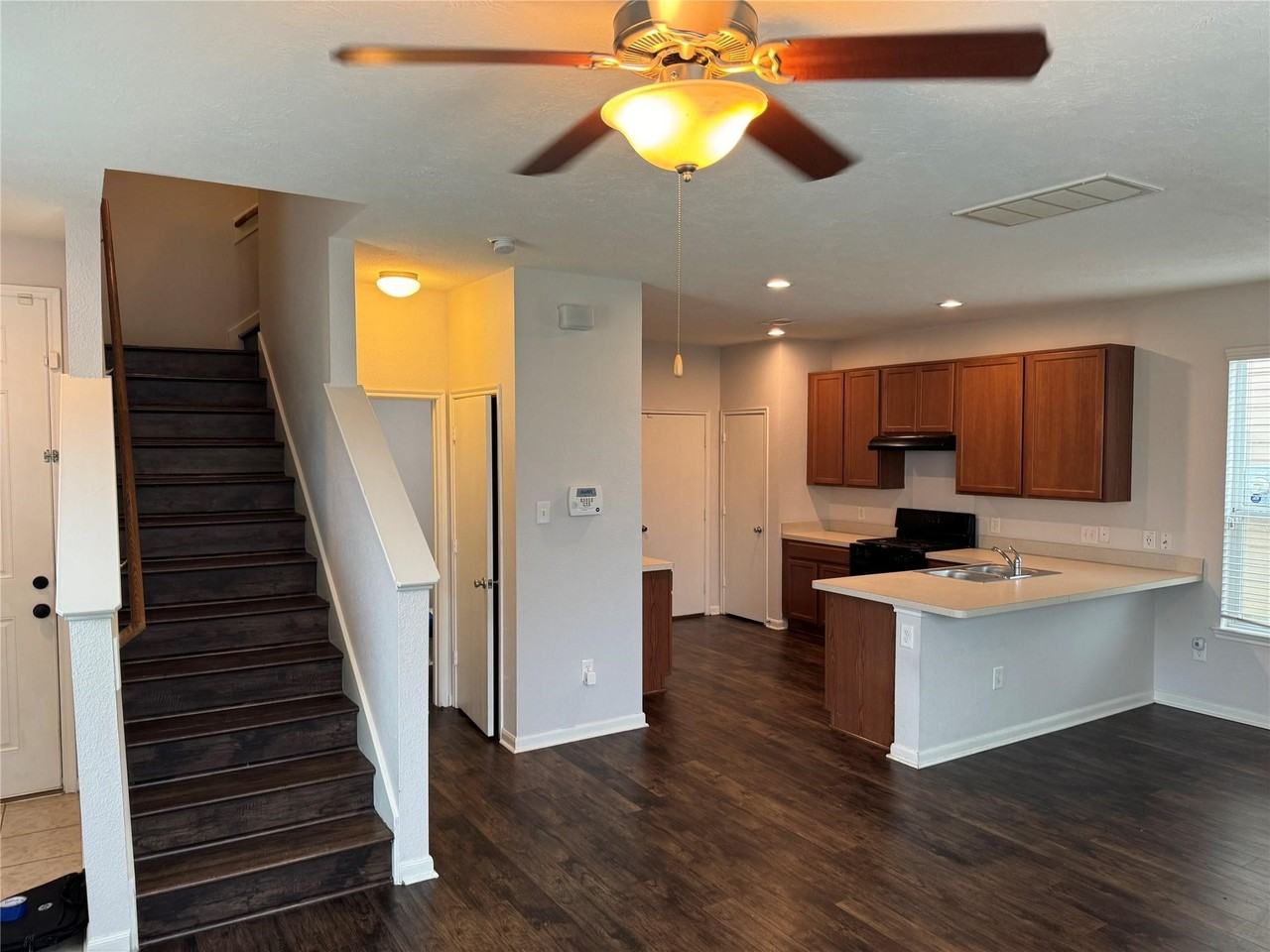 19022 Bee Line Ct #19022 - Photo 6 of 12