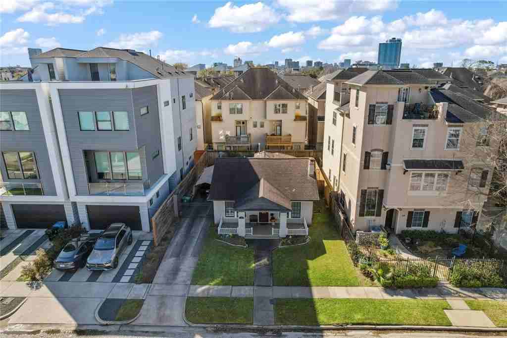 511 Peden St #511 - Photo 2 of 21