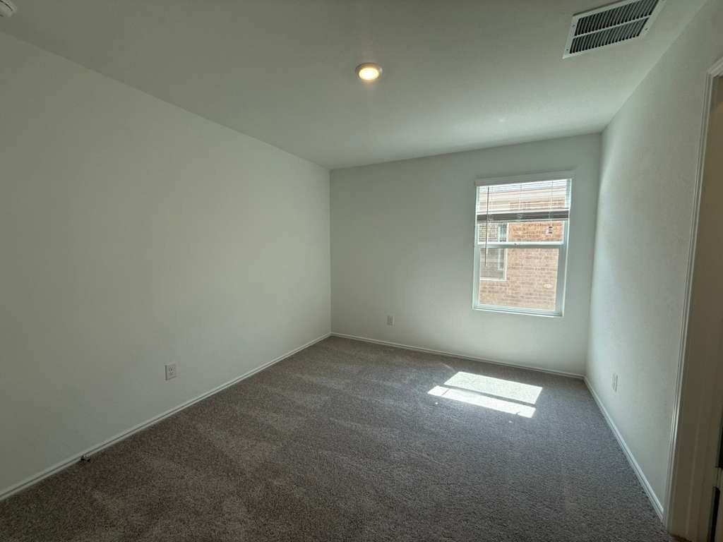 623 Sormonne Loop #623 - Photo 5 of 40