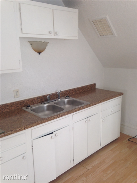 811 Hazard Ave - Photo 2 of 7