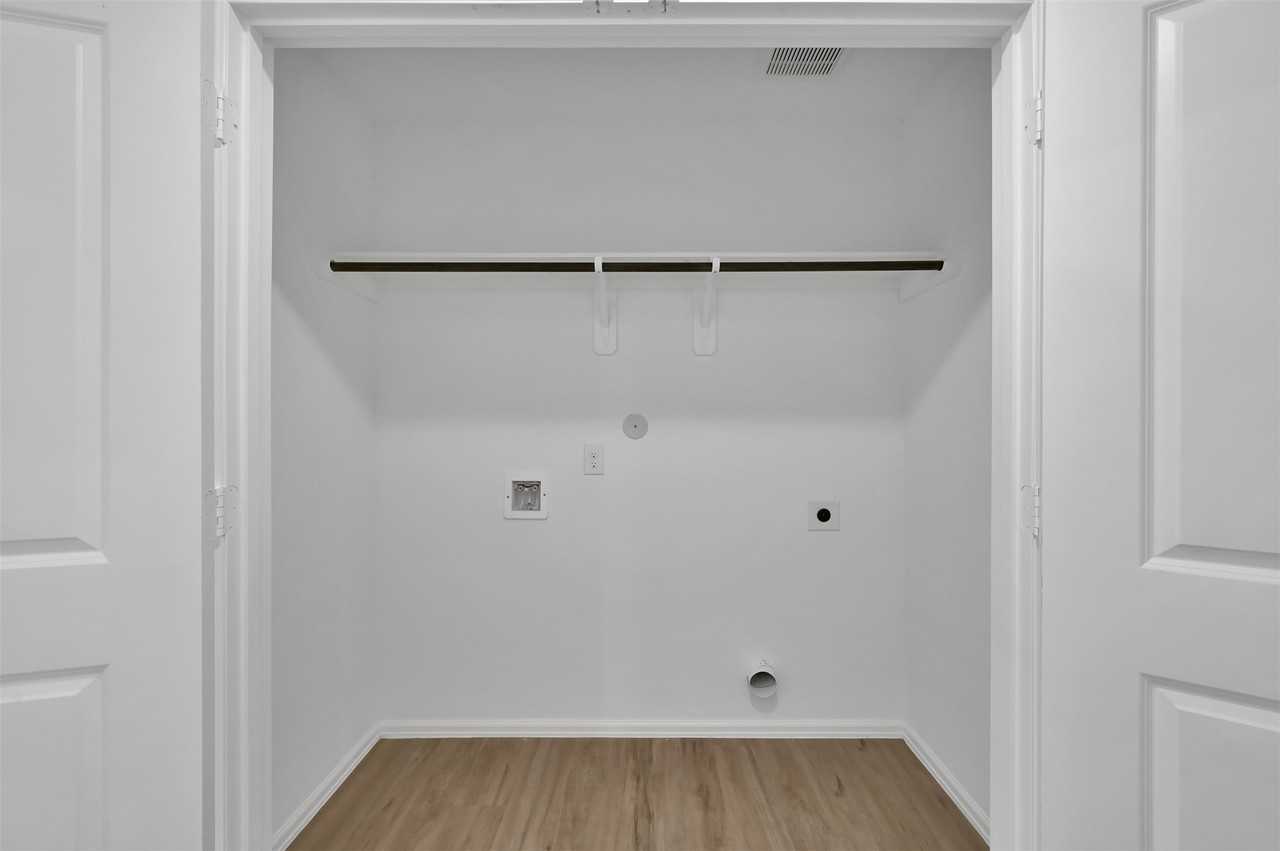 21031 Longeni Dr #21031 - Photo 5 of 20