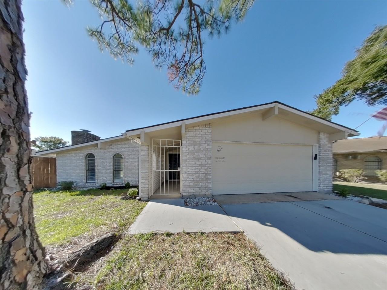 5655 Hardwood Forest Dr #5655 - Photo 2 of 16