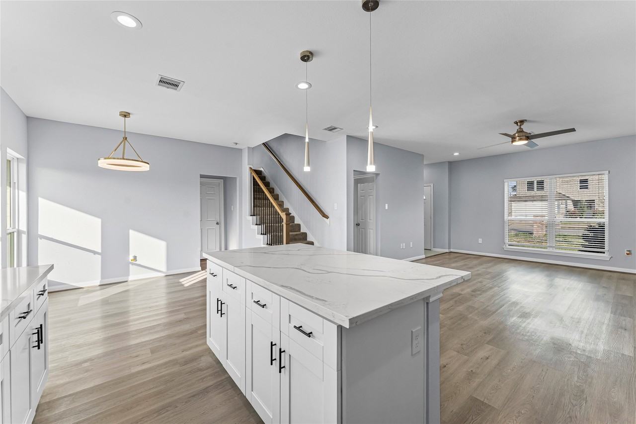 8211 James Franklin St #8211 - Photo 3 of 29