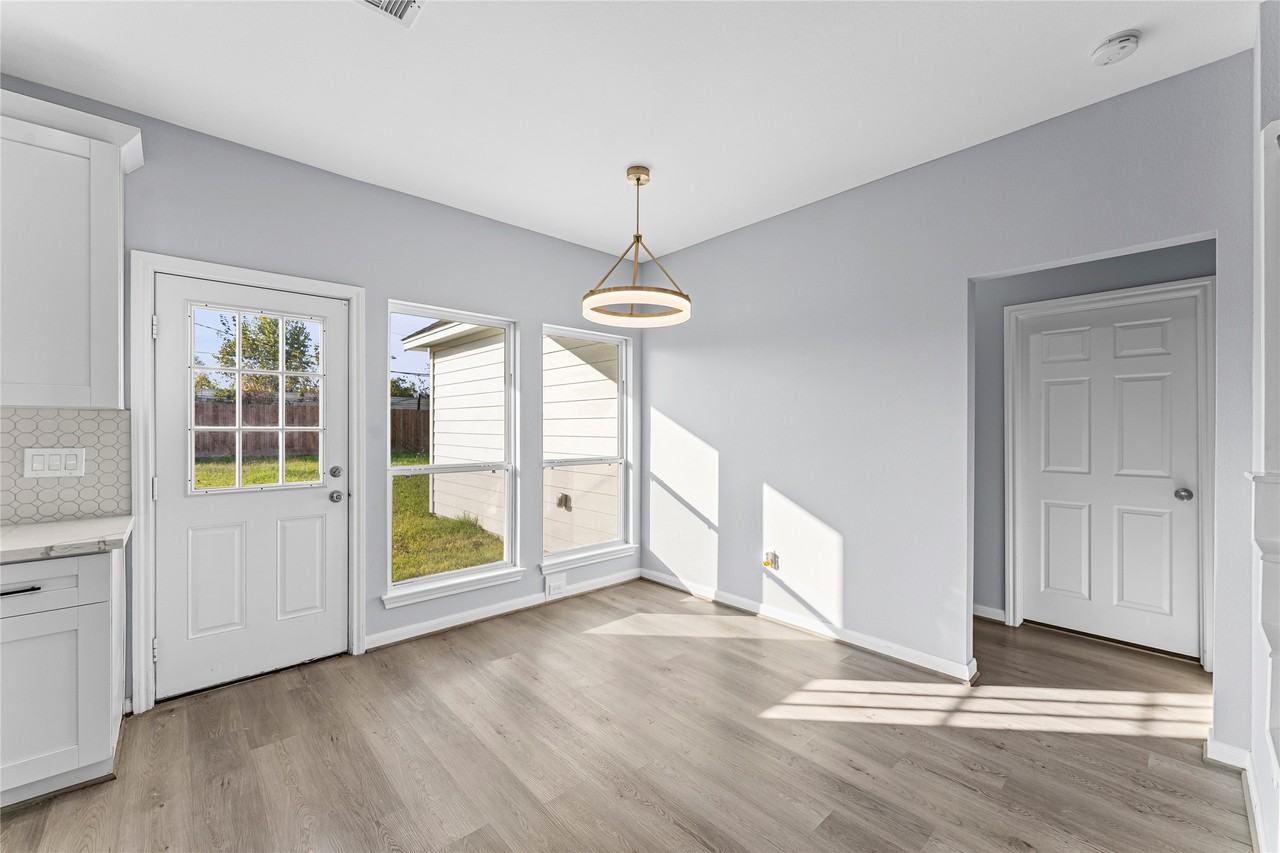 8211 James Franklin St #8211 - Photo 4 of 29