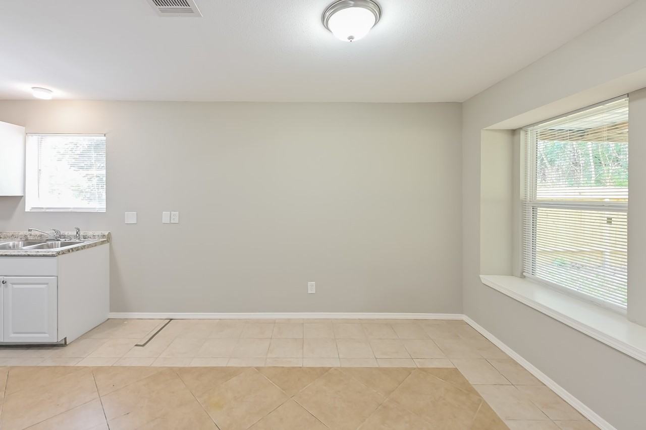 8703 Saratoga Forest Dr #8703 - Photo 4 of 15