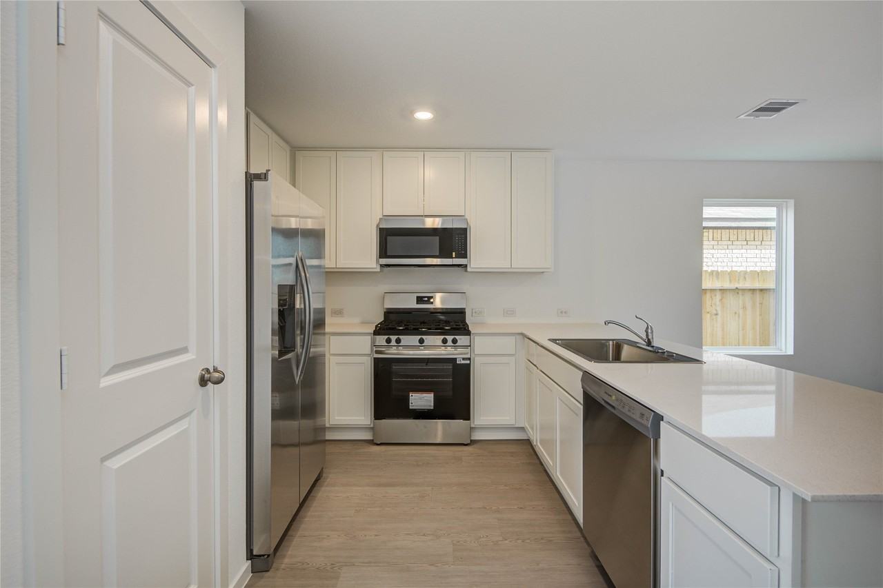 5815 Patriot Sound Drive #5815 - Photo 3 of 36