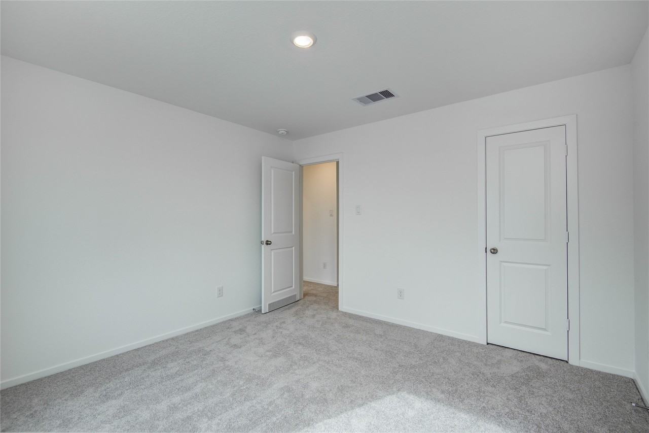 5815 Patriot Sound Drive #5815 - Photo 5 of 36