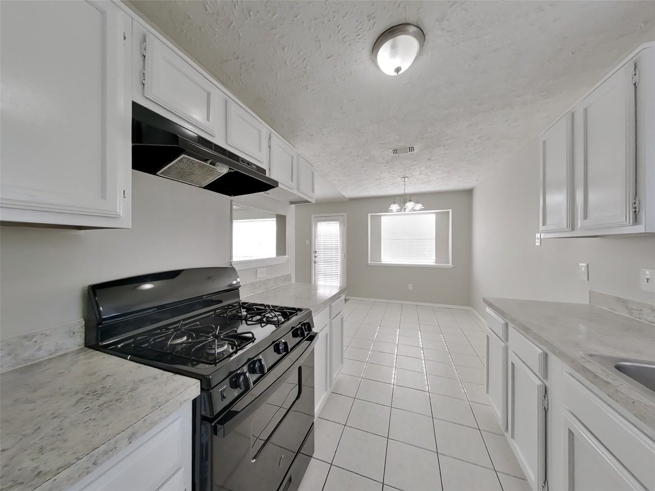 2802 N Spring Dr #2802 - Photo 6 of 19