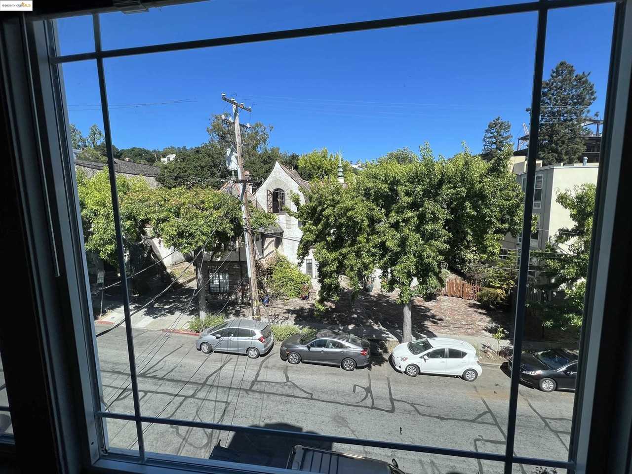 1846 Spruce St #1846-31 - Photo 6 of 8