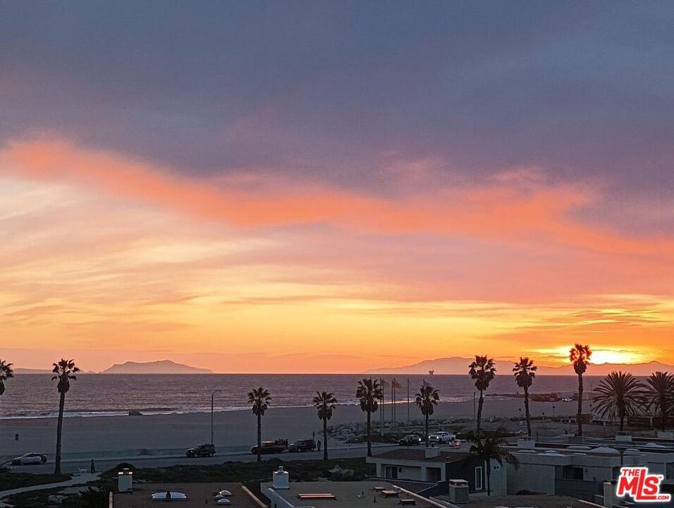 271 S Ventura Rd #271-301 - Photo 4 of 15