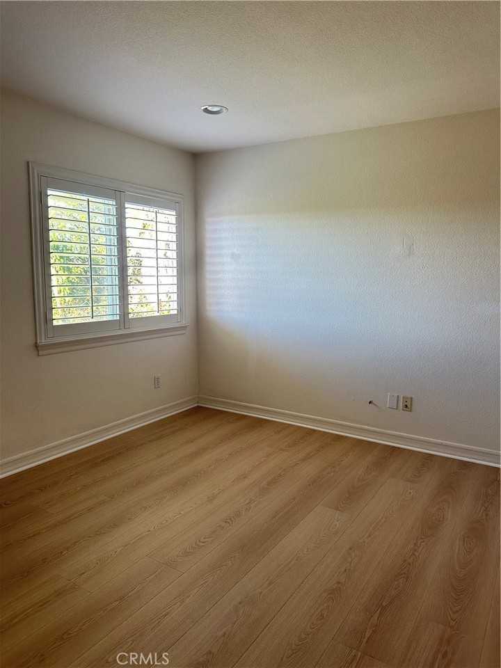 31937 Daniel Way #31937 - Photo 2 of 11