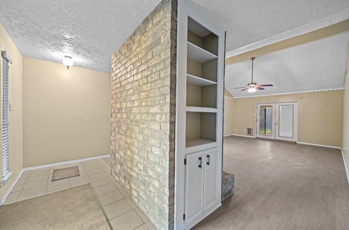 4822 Lost Oak Dr #4822 - Photo 3 of 14