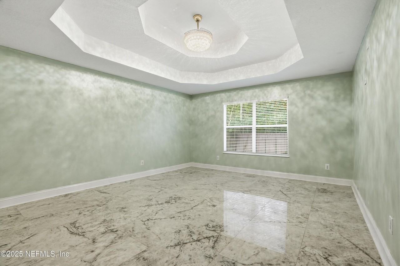 2810 Sweetholly Dr #2810 - Photo 5 of 28