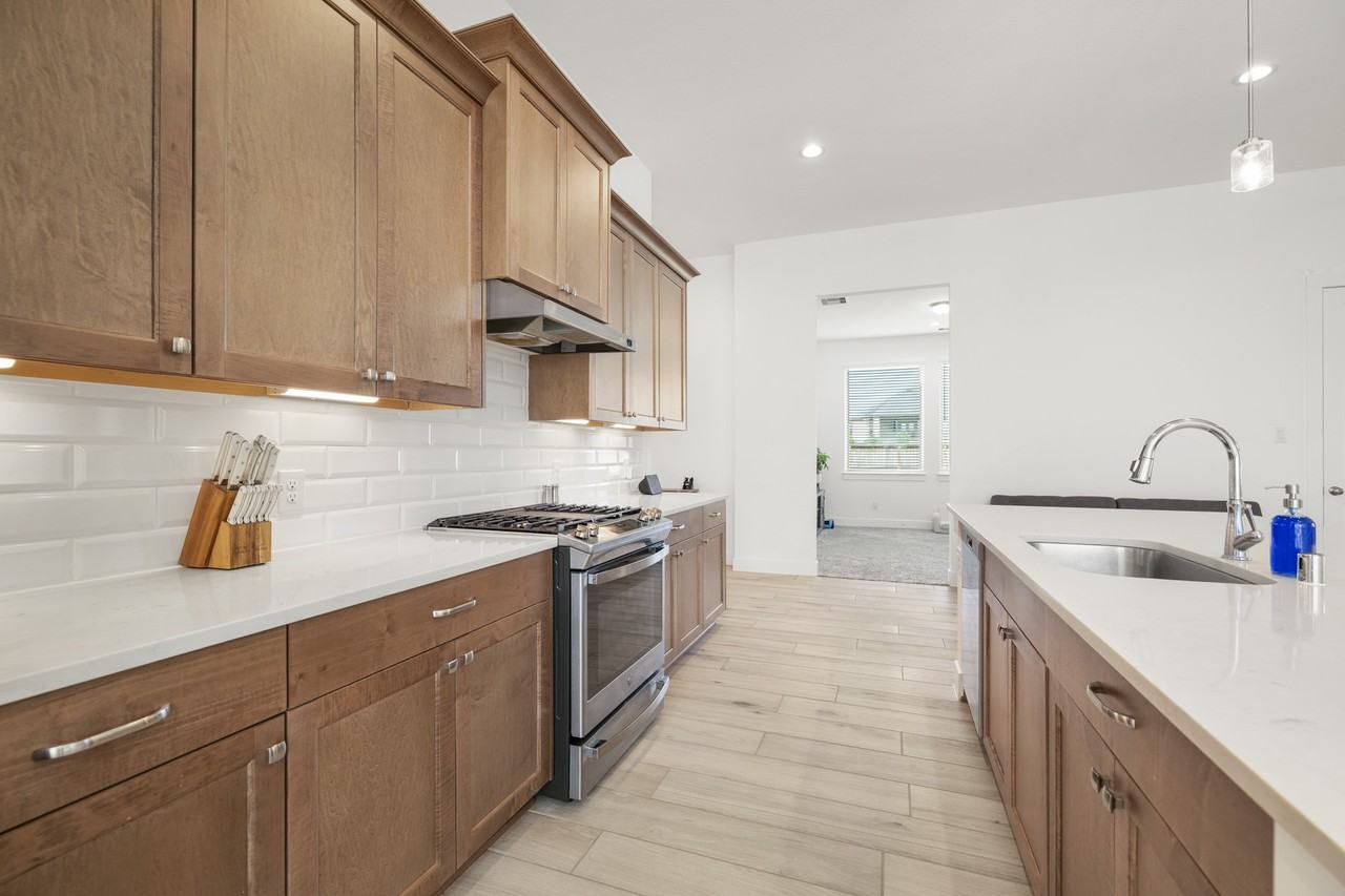 7403 Hanover Ln #7403 - Photo 7 of 34