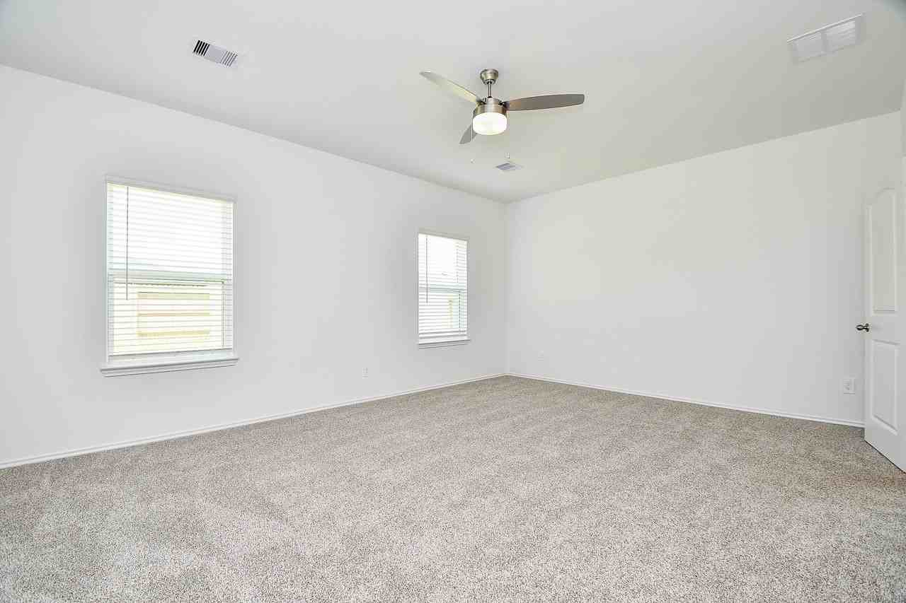 6023 Ginevra Summers Dr #6023 - Photo 4 of 27