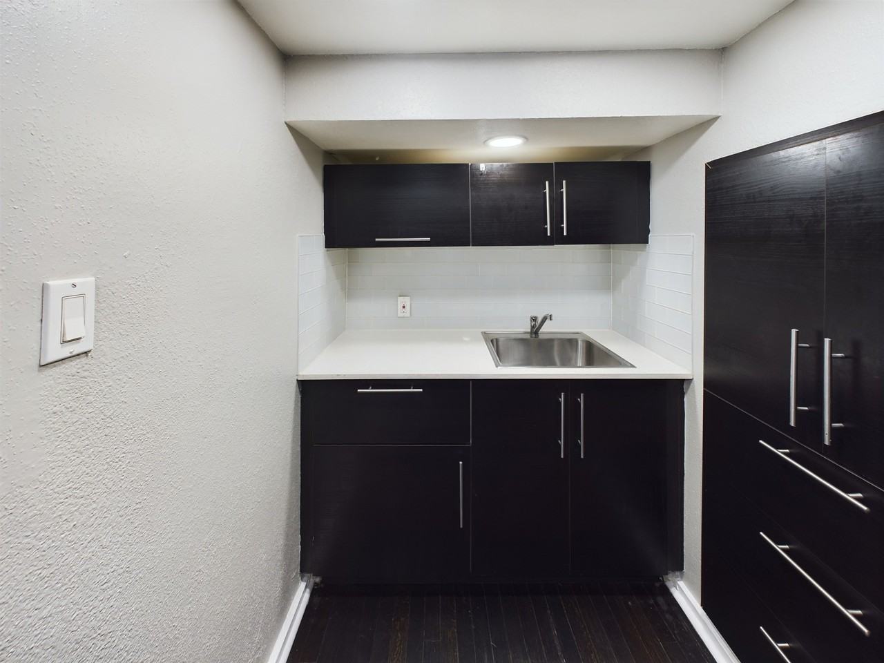 605 Enid 1/2 2 Street #605 - Photo 2 of 7