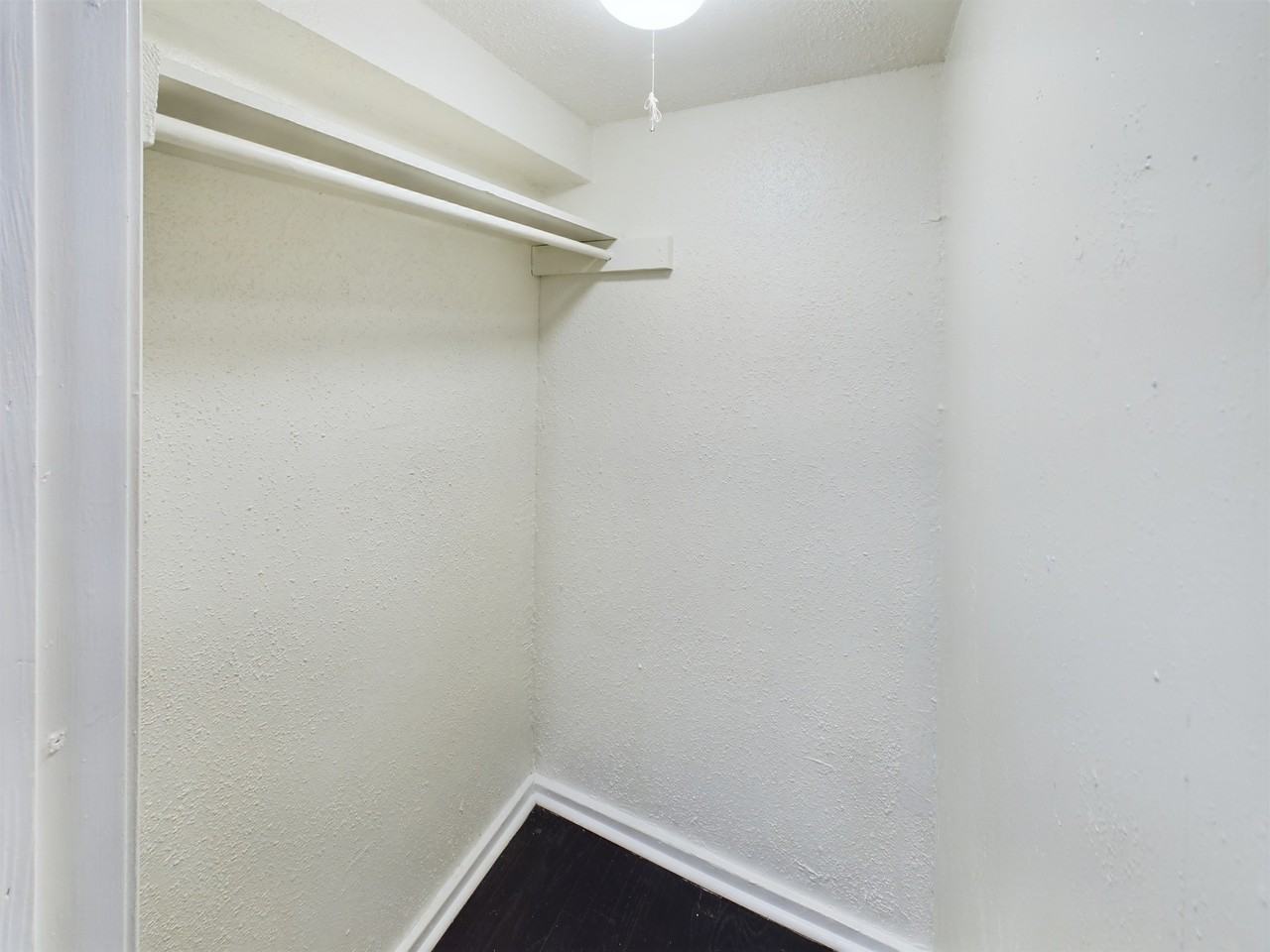 605 Enid 1/2 2 Street #605 - Photo 6 of 7