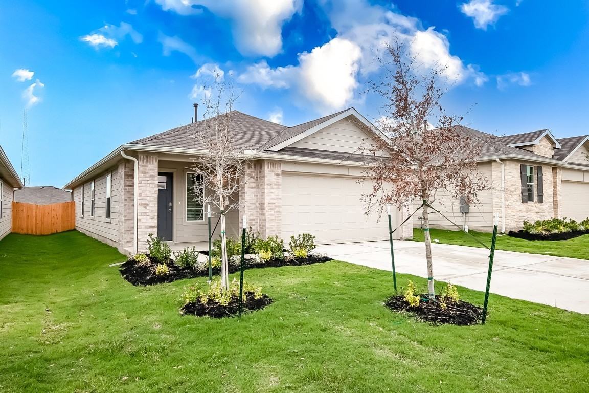 490 Evergreen Sumac Loop #490 - Photo 3 of 35