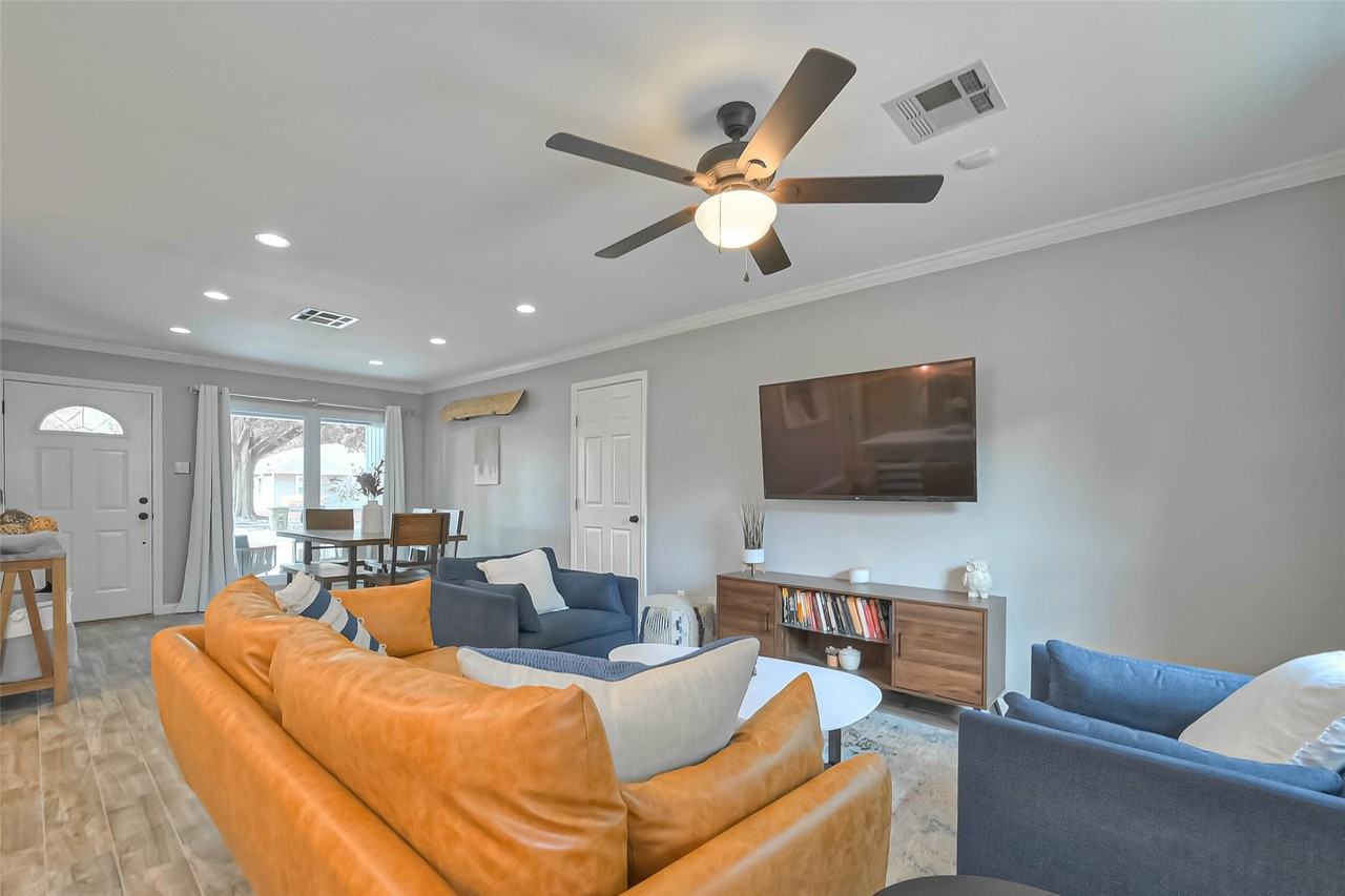 2210 Saxon Dr #2210 - Photo 5 of 15