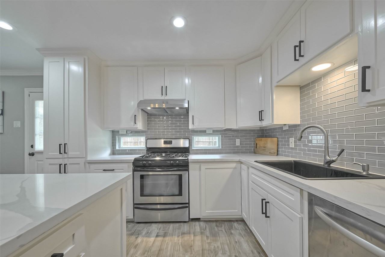 2210 Saxon Dr #2210 - Photo 7 of 15