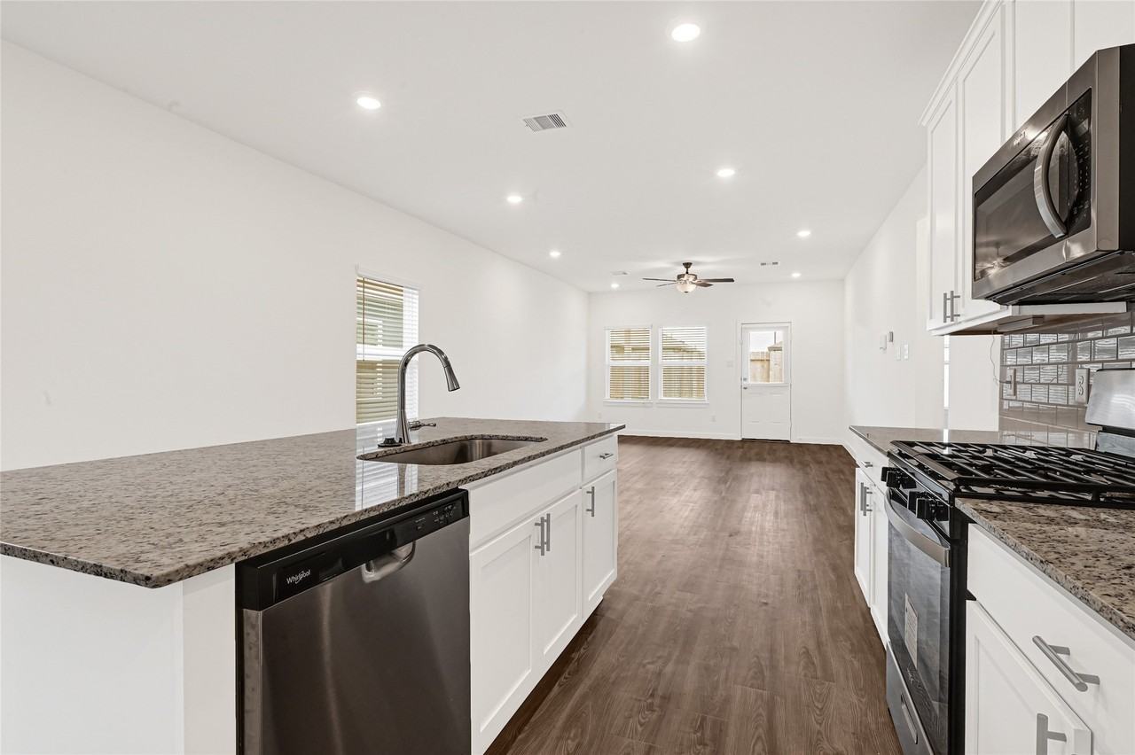 3911 Windy Whisper Dr #3911 - Photo 7 of 35