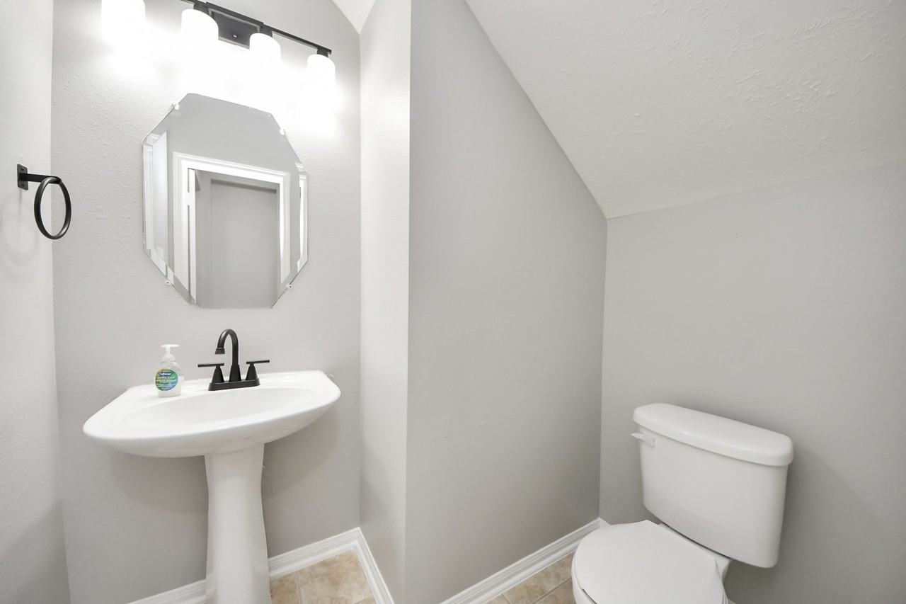 13111 Porter Meadow Ln #13111 - Photo 2 of 32