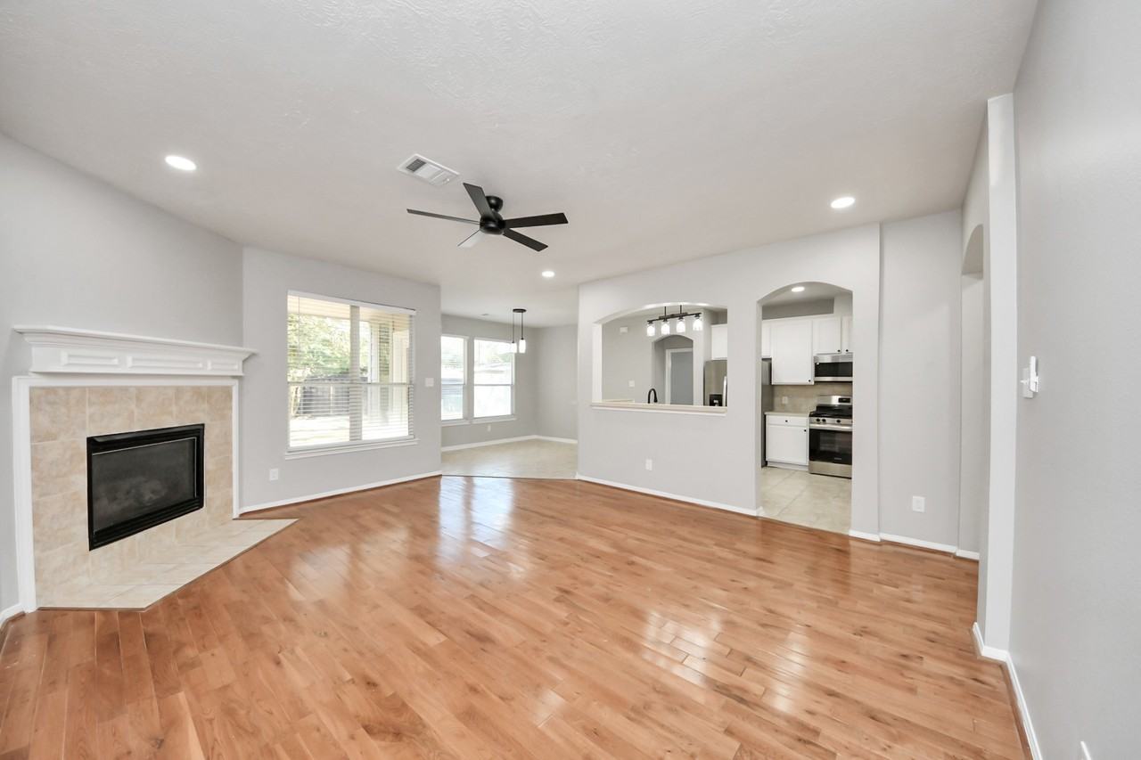 13111 Porter Meadow Ln #13111 - Photo 4 of 32