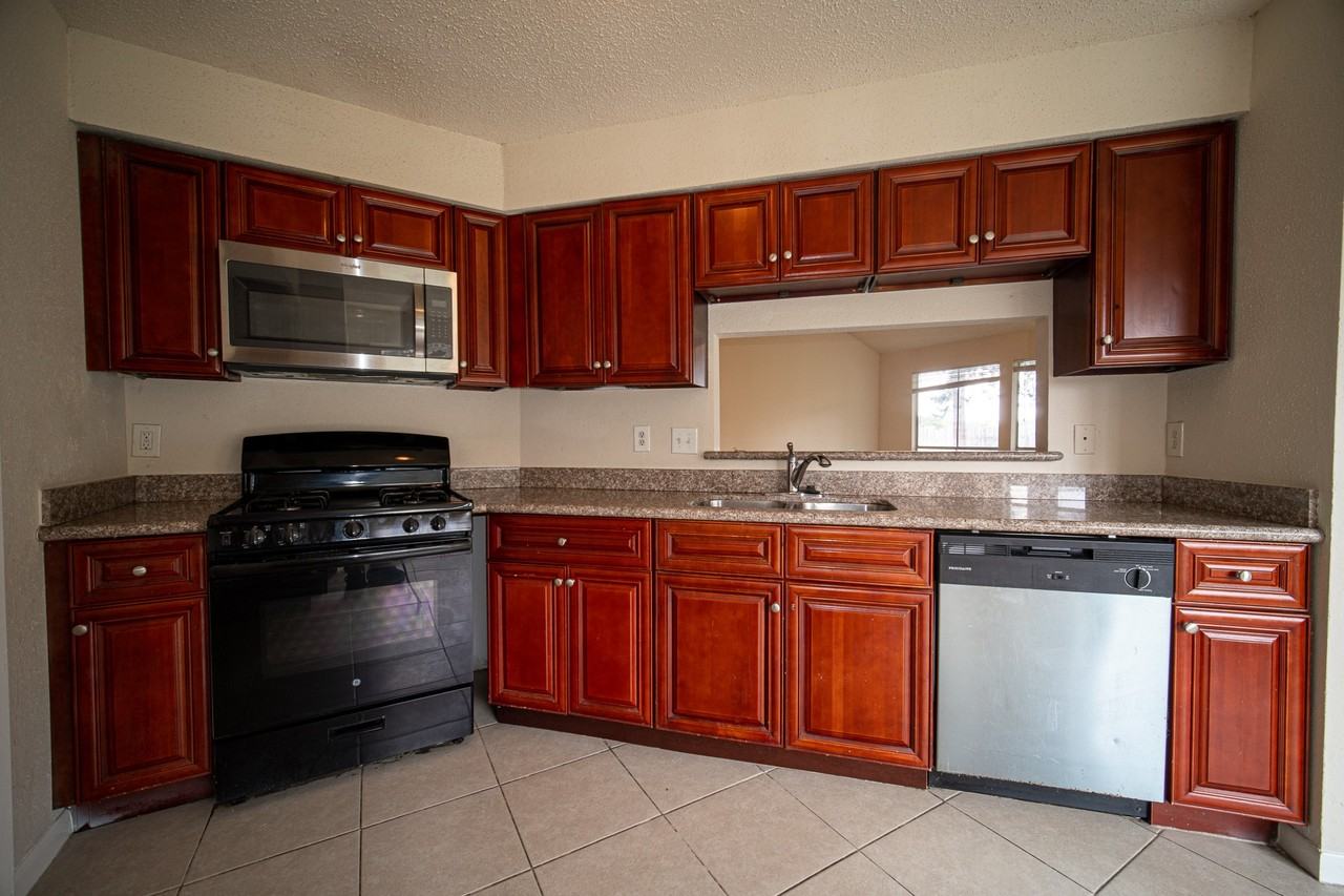 13314 Sablewood Ln #13314 - Photo 7 of 12