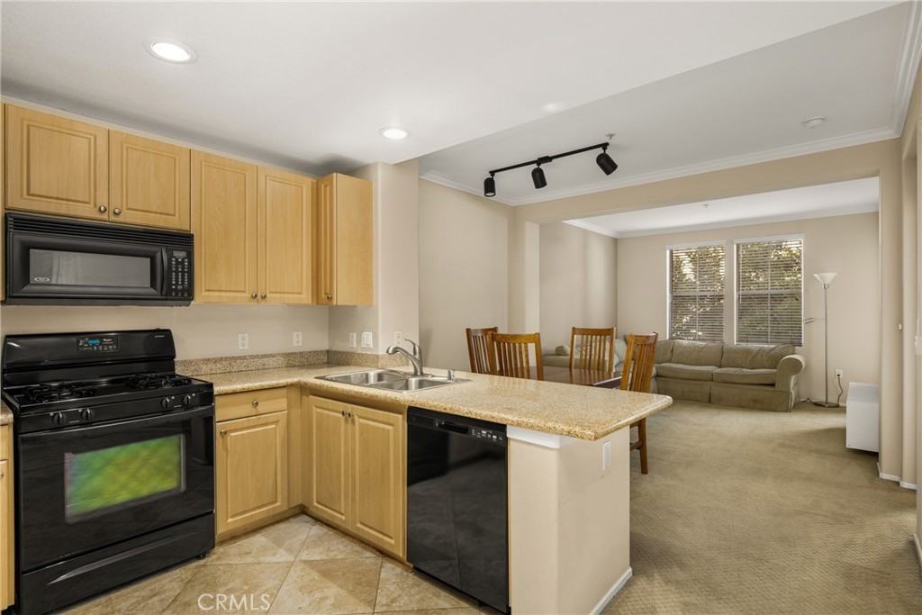 2304 Watermarke Pl #2304 - Photo 4 of 39