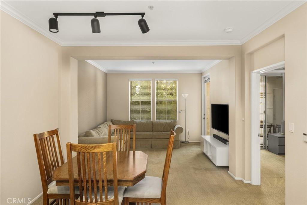 2304 Watermarke Pl #2304 - Photo 7 of 39