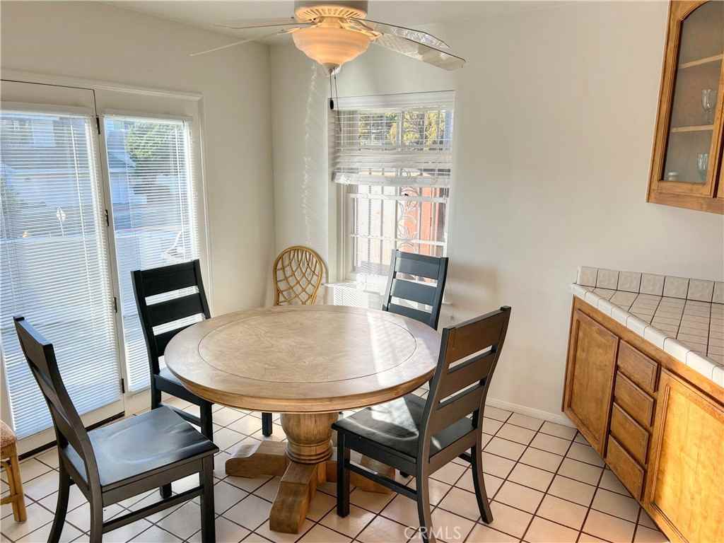 123 W Avenida Valencia #123 - Photo 3 of 39