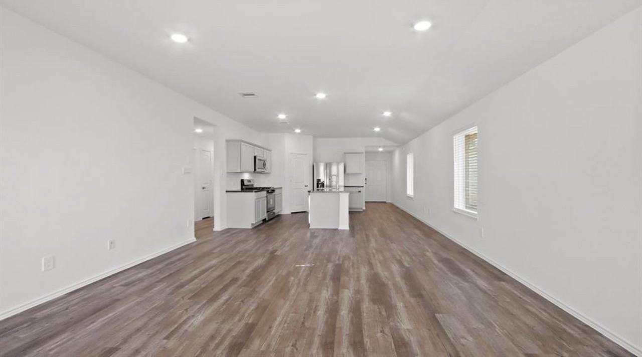 23815 Hilltop Canyon Ln #23815 - Photo 3 of 10