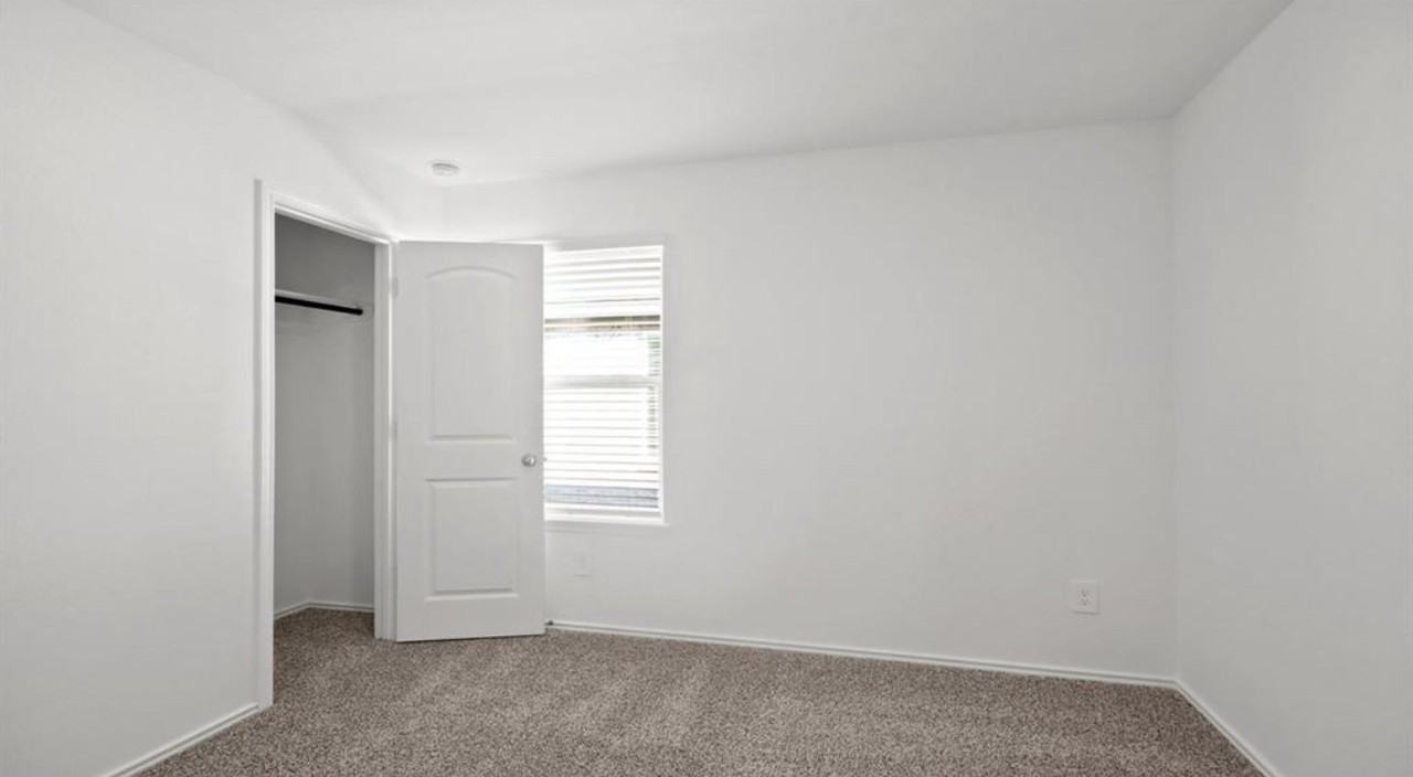 23815 Hilltop Canyon Ln #23815 - Photo 7 of 10