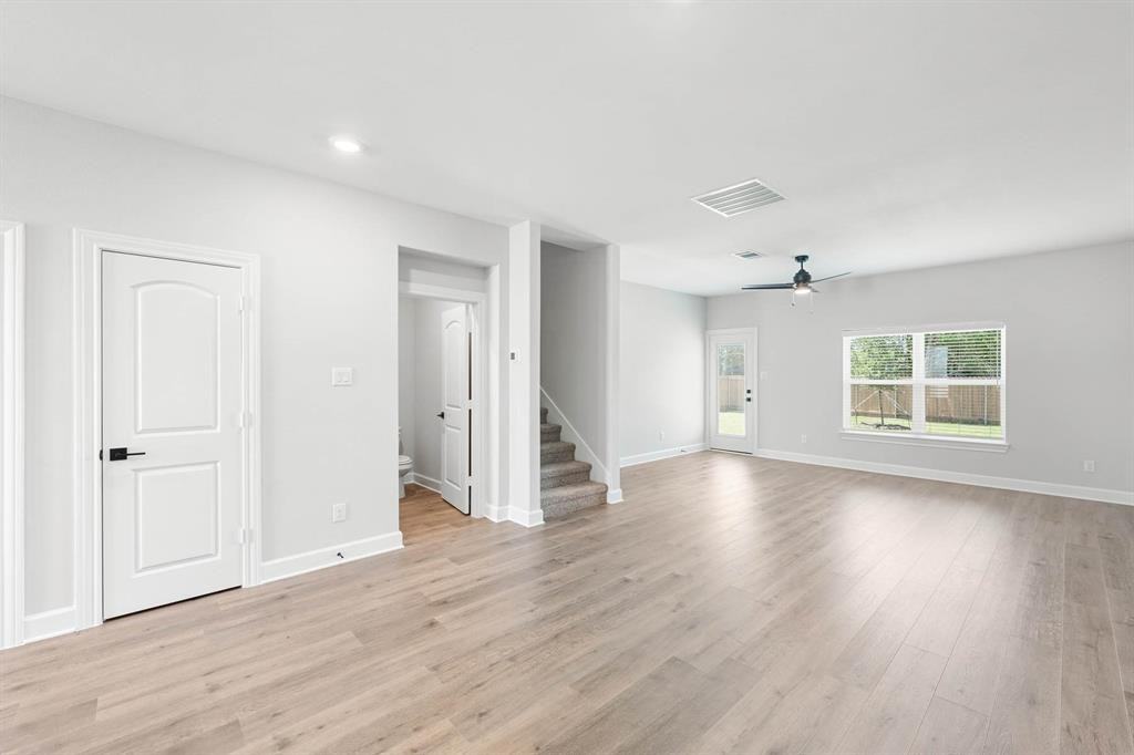 1016 Pecan Pl #1016 - Photo 4 of 9