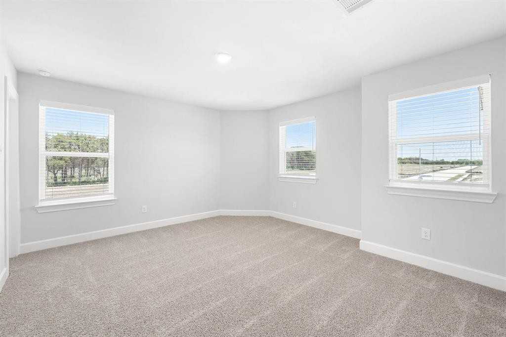 1016 Pecan Pl #1016 - Photo 7 of 9