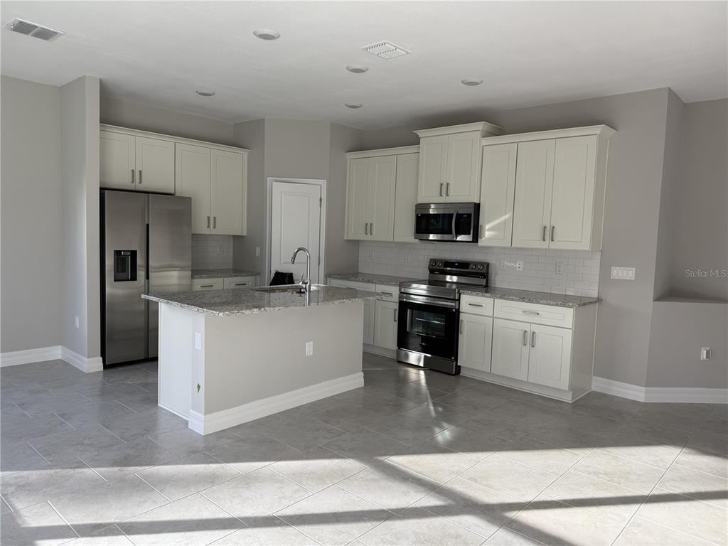 4298 N Salford Blvd #4298 - Photo 5 of 23