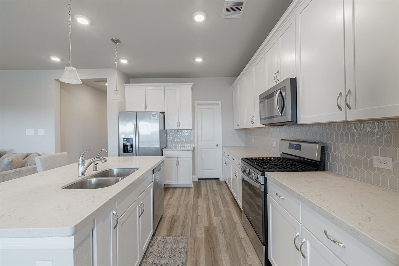 5511 Coral Land Dr #5511 - Photo 6 of 22