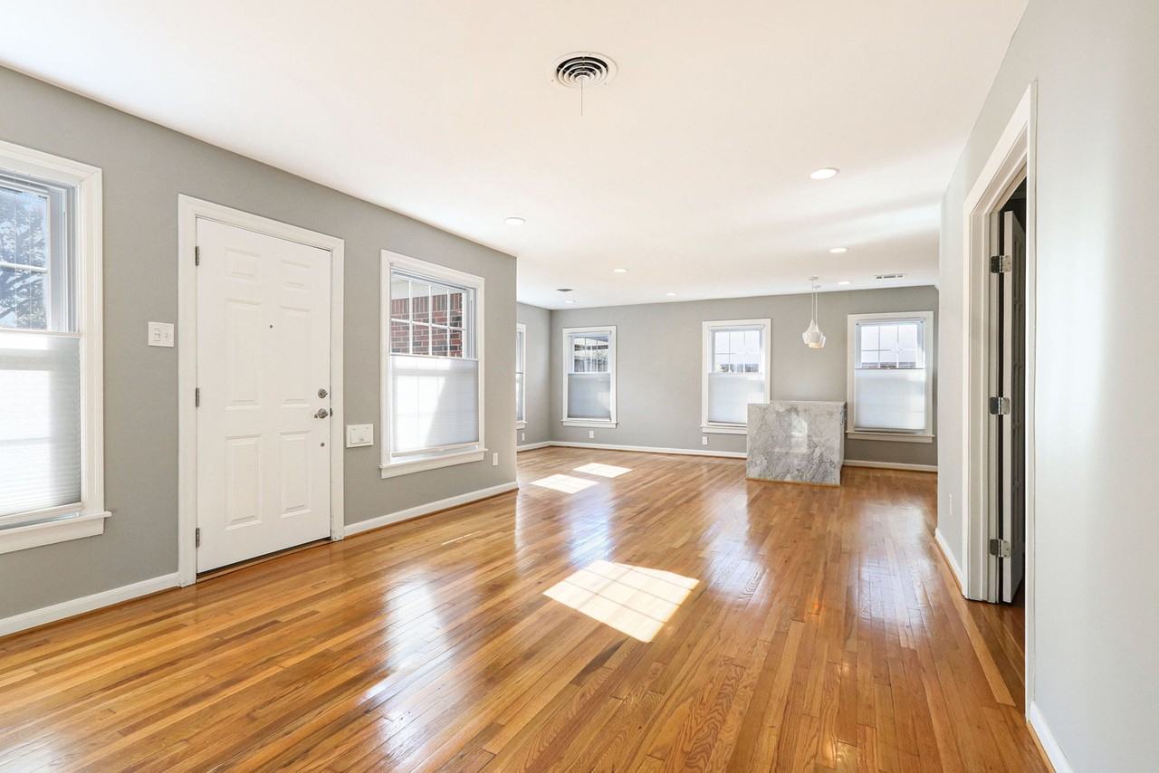 215 Avenue Of Oaks St #215 - Photo 4 of 23