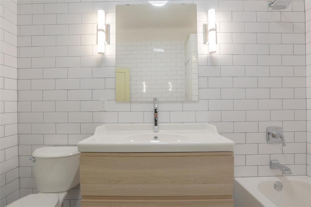 1013 E 26th St #1013 - Photo 6 of 10