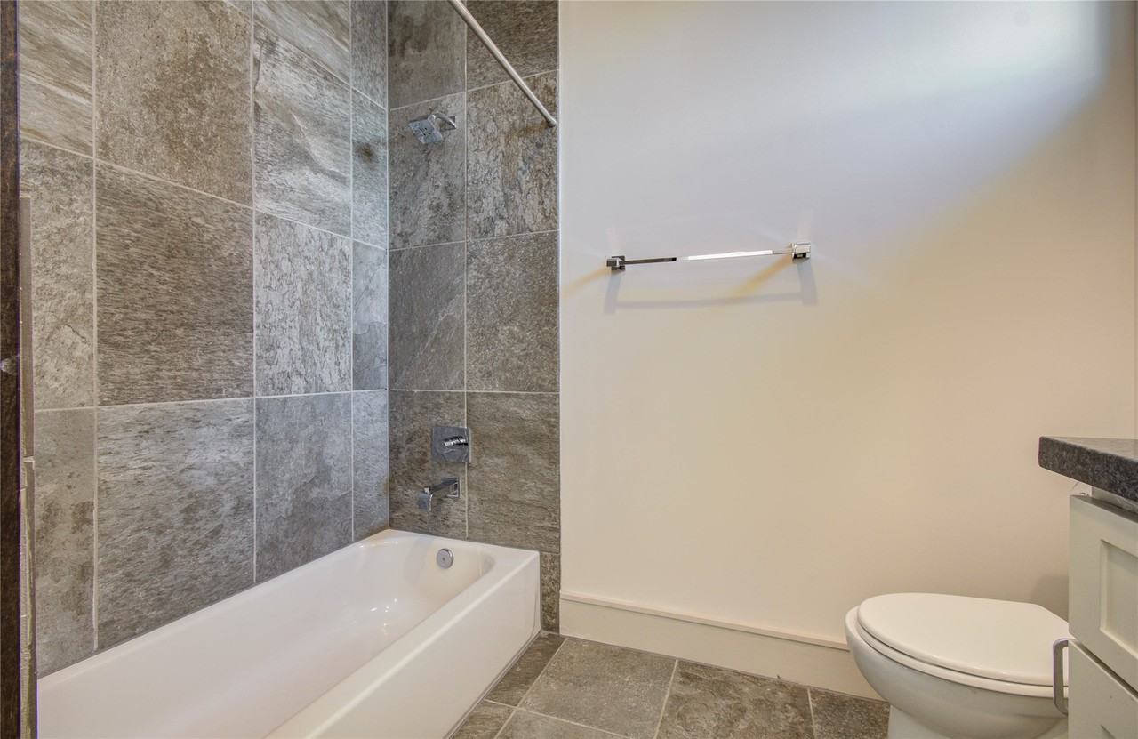 1808 Ridgewood St #1808 - Photo 3 of 47