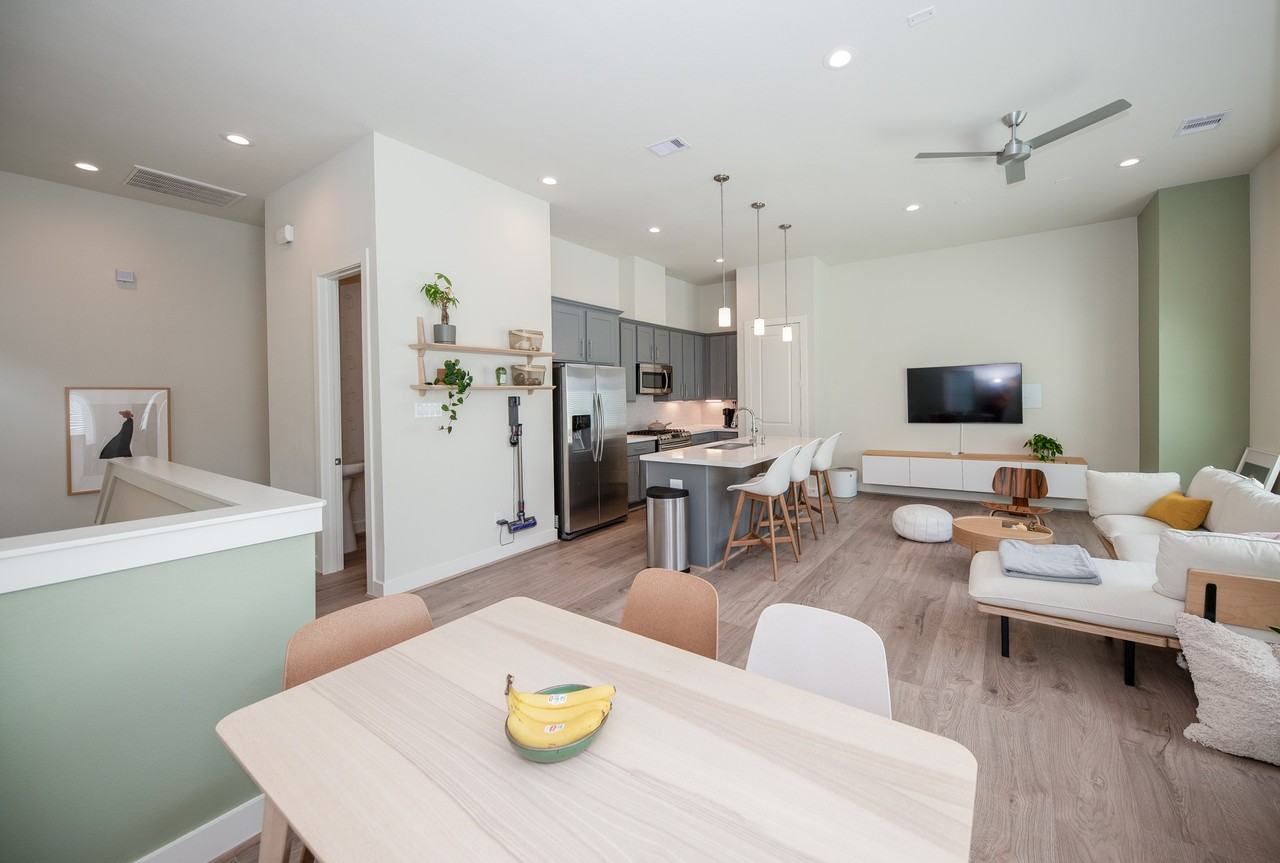 5209 Allen St #5209C - Photo 4 of 32