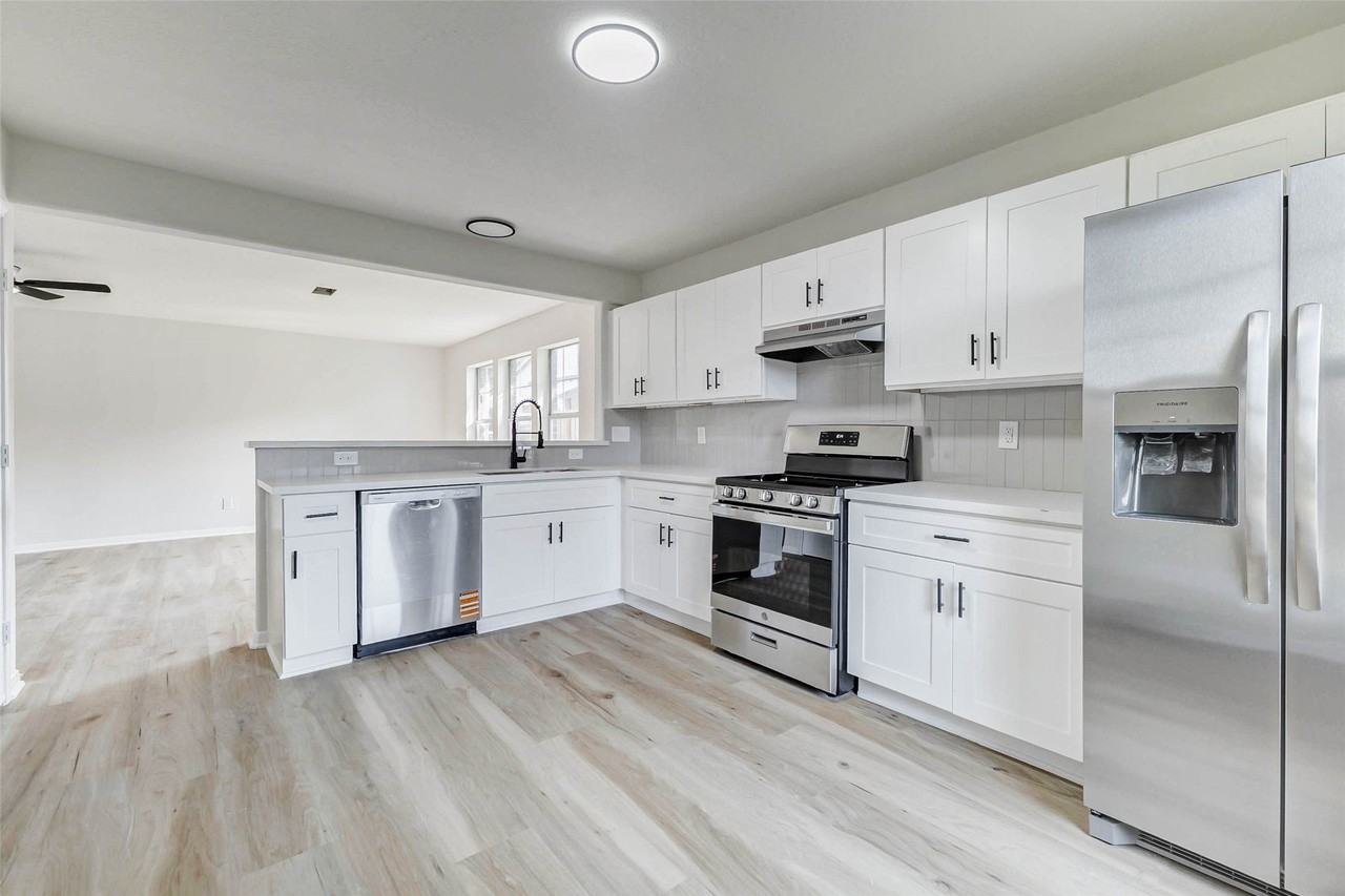 10102 Wiggins St #10102 - Photo 3 of 26