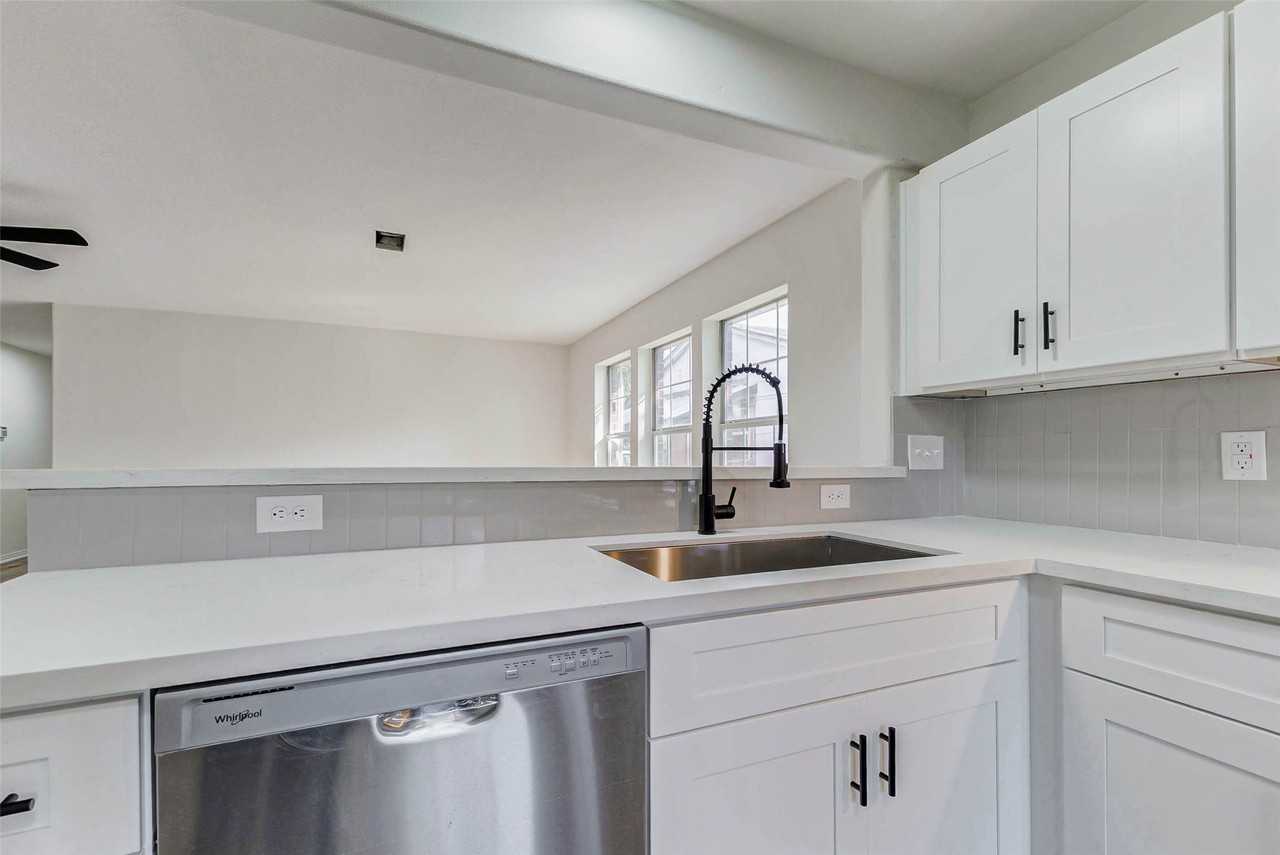 10102 Wiggins St #10102 - Photo 4 of 26