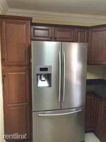 201 Lake Carol Dr - Photo 3 of 8