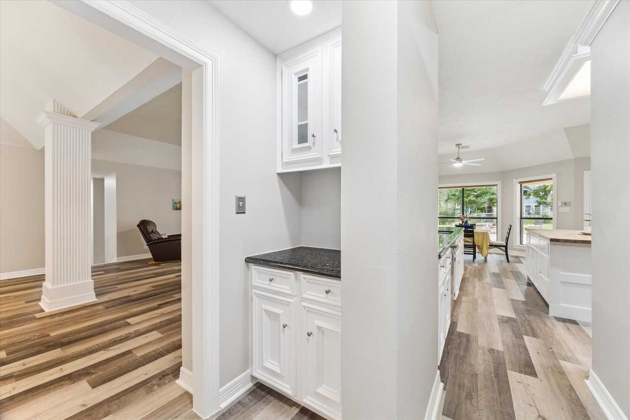 23818 Pin Oak Dr #23818 - Photo 6 of 31