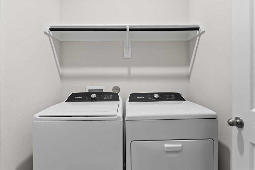 112 Magnolia Blvd #112 - Photo 5 of 8